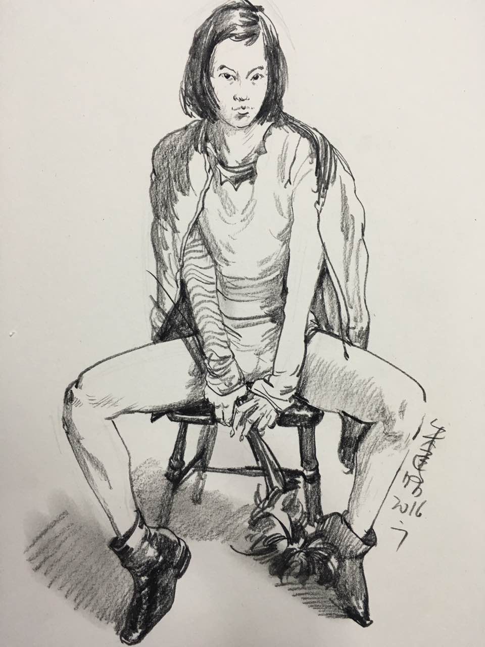 人物速寫坐姿女孩范畫賞析