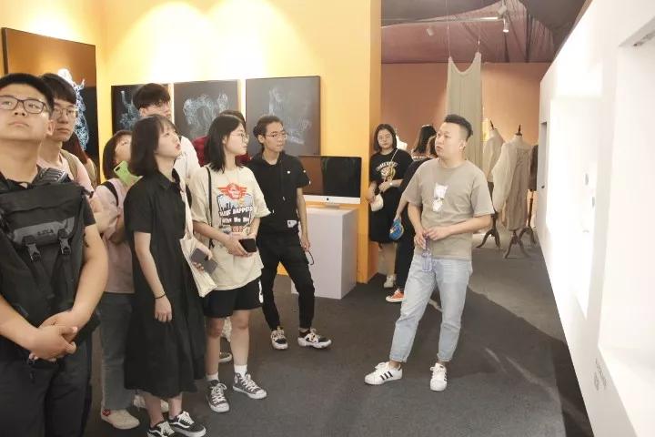 北京成功軌跡畫室20屆學子參加央美畢業展