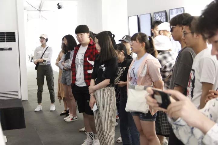 北京成功軌跡畫室20屆學子參加央美畢業展現場圖