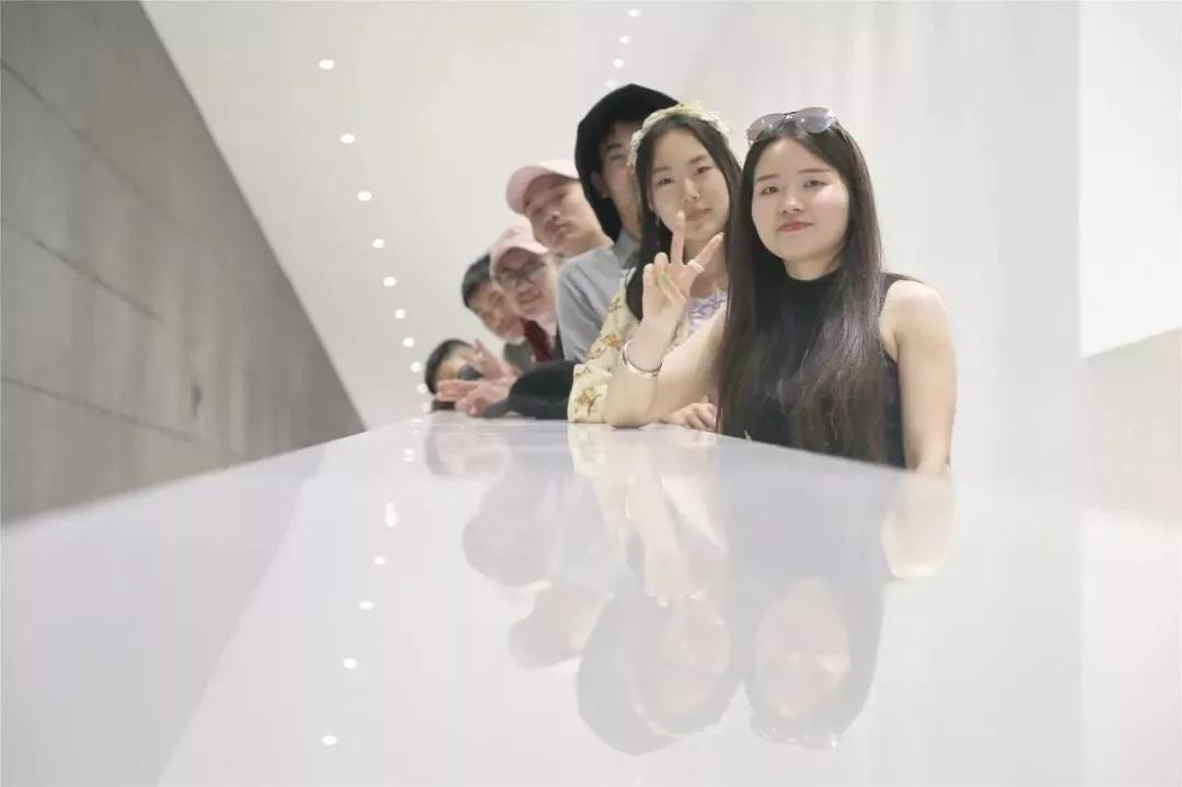 北京成功軌跡畫室師生圖